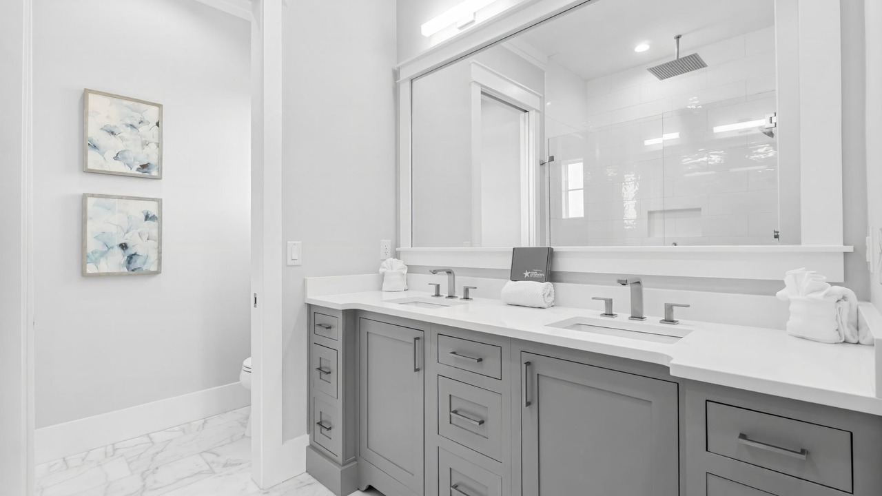 Photo of Bathroom in Gulfview Heights