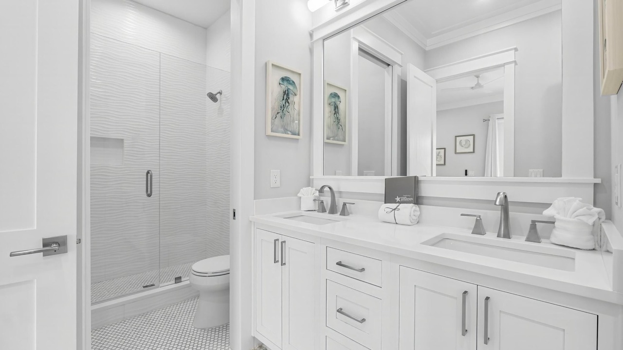 Photo of Bathroom in Gulfview Heights