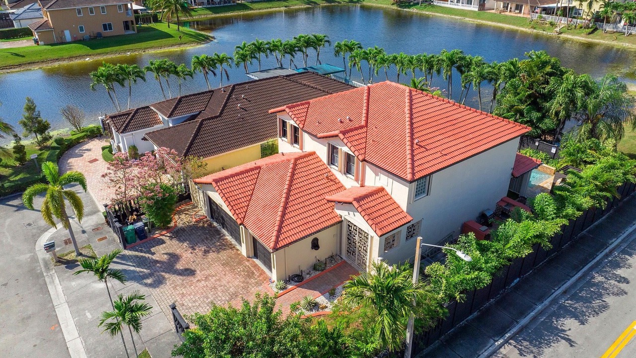 Photo of Outdoor in Tamiami