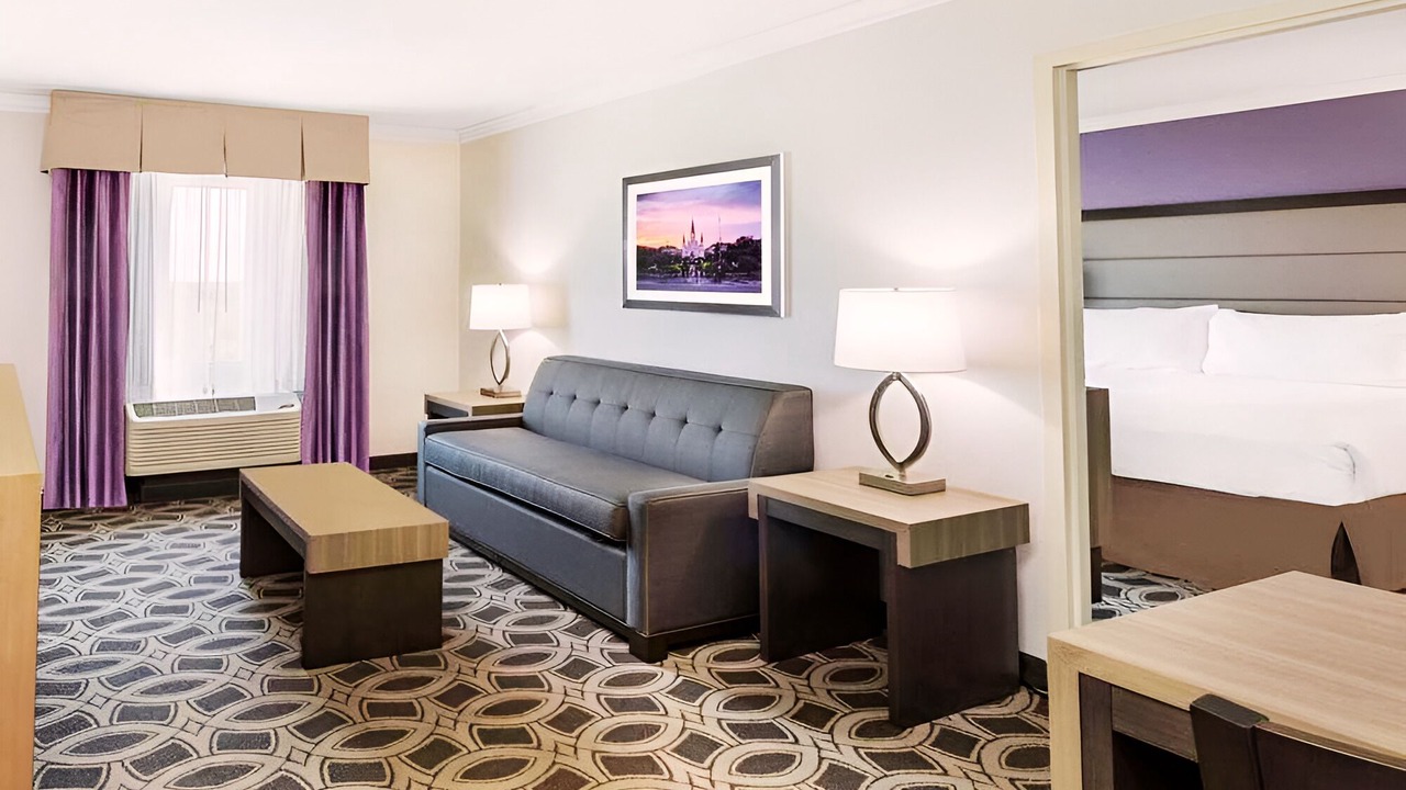 Photo of Livingroom in Read Boulevard East