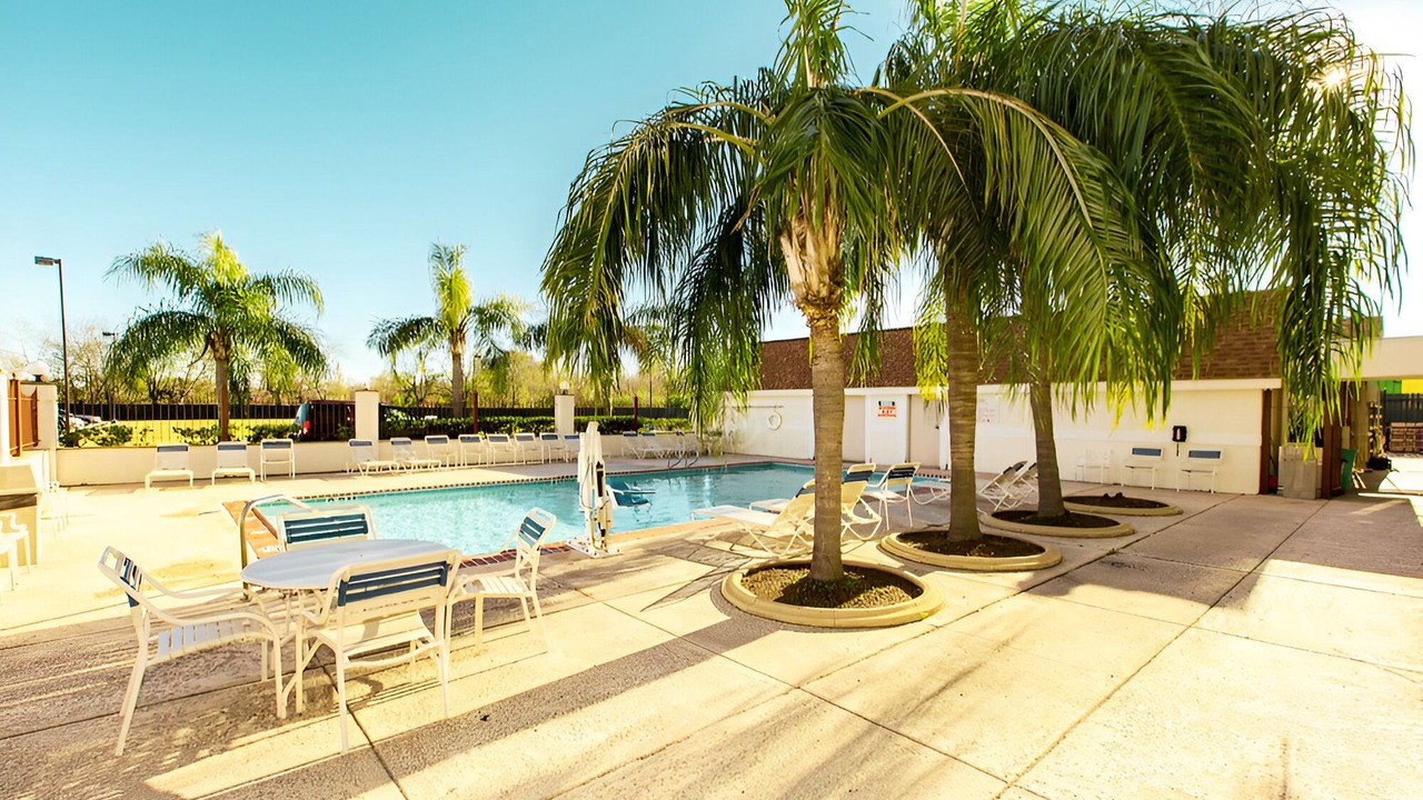 Photo of Outdoor in Read Boulevard East
