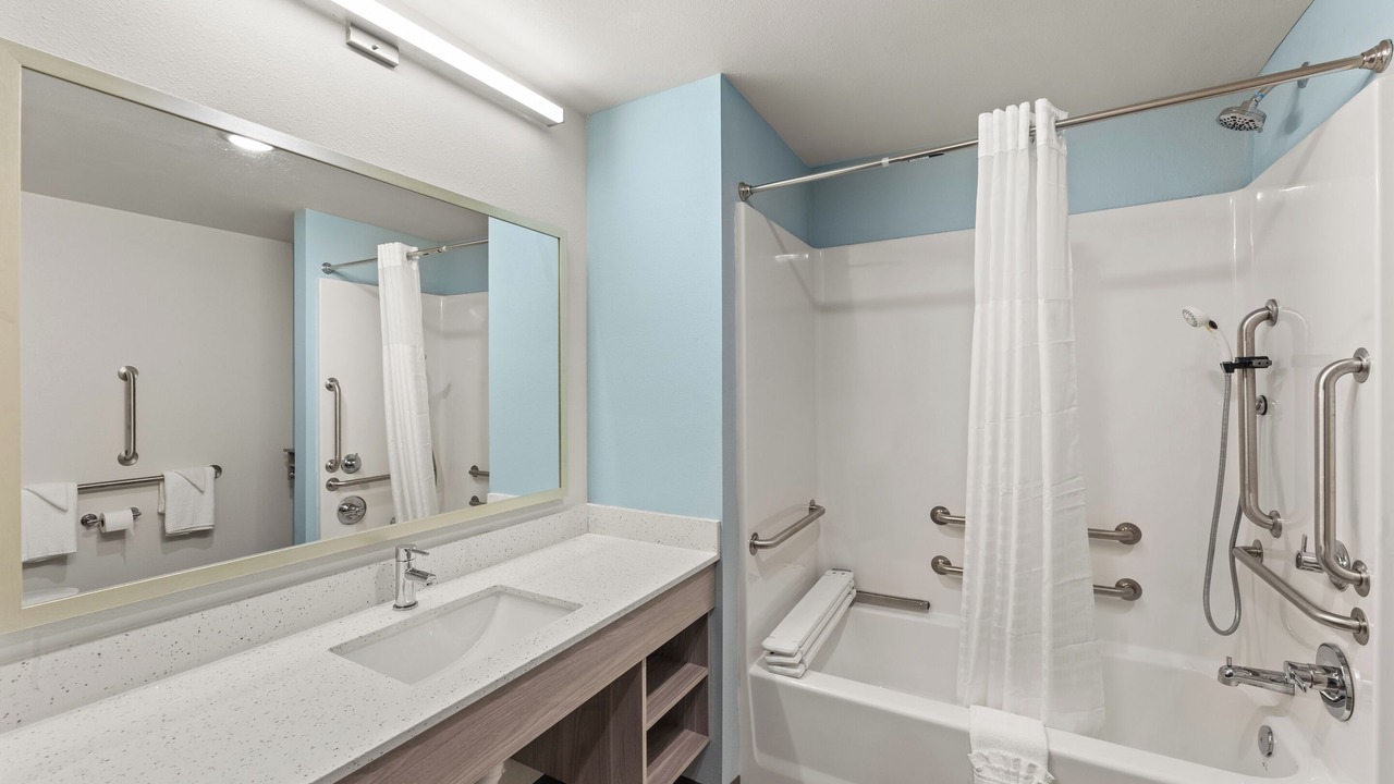 Photo of Bathroom in Pearl