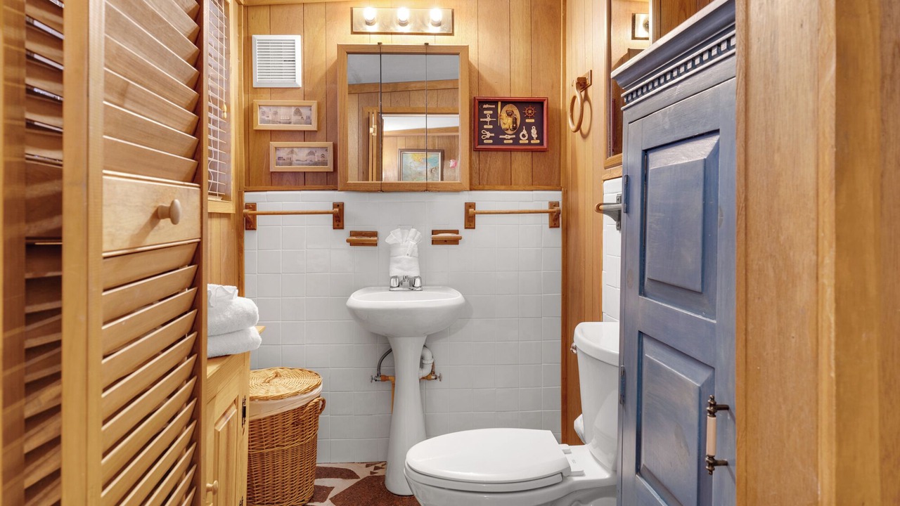 Photo of Bathroom in Laguna Beach Estates