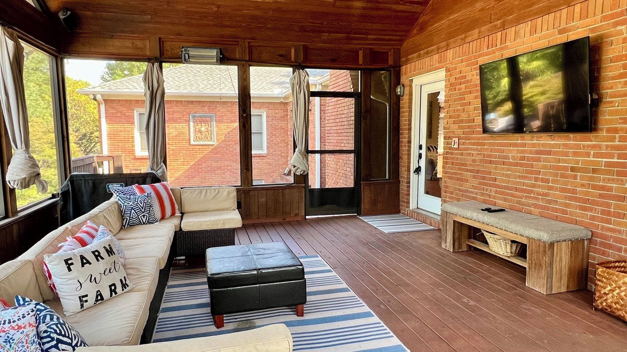 Photo of Livingroom in Coker