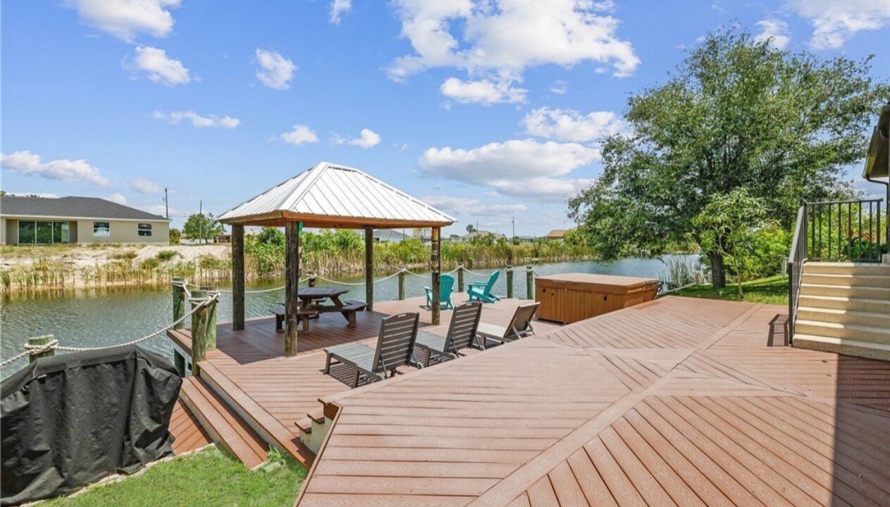Photo of Outdoor in Mariner