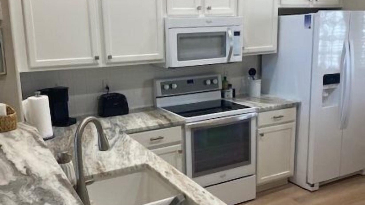 Photo of Kitchen in Tropical Cove
