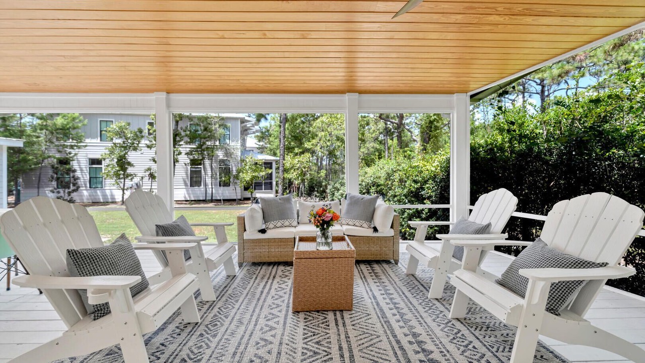Photo of Outdoor in White's Gulfview