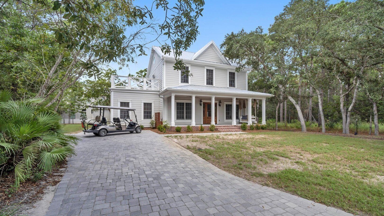 Photo of Outdoor in White's Gulfview