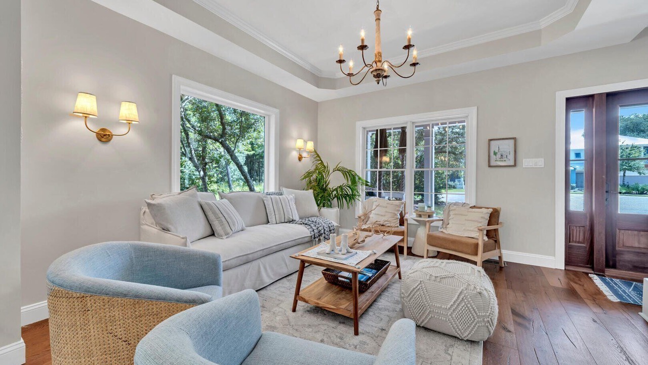 Photo of Livingroom in White's Gulfview