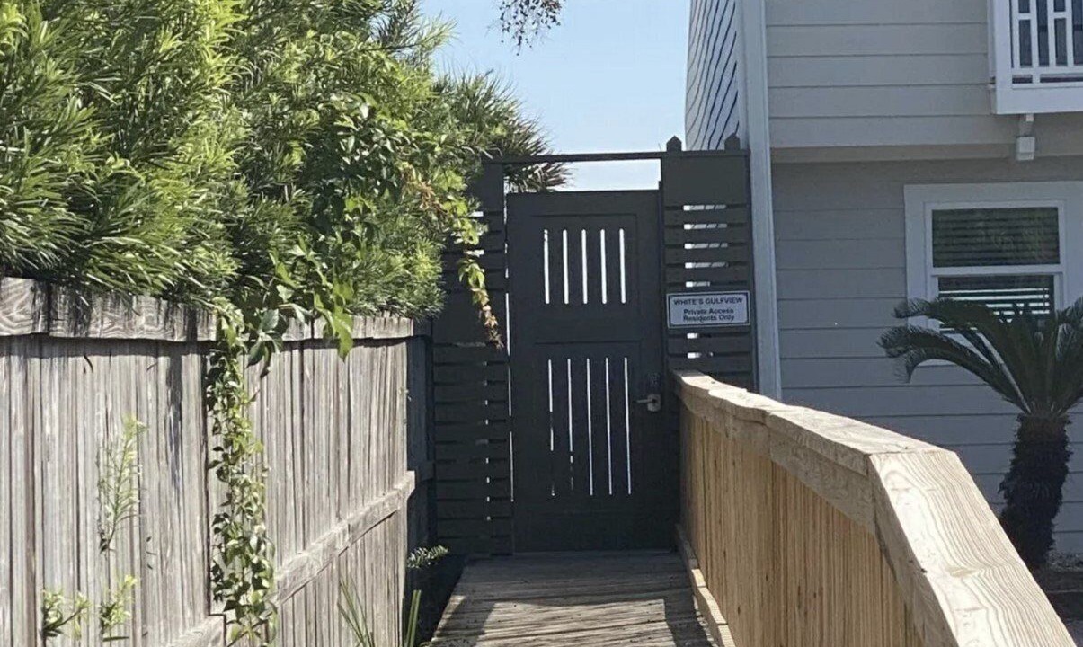 Photo of Outdoor in White's Gulfview