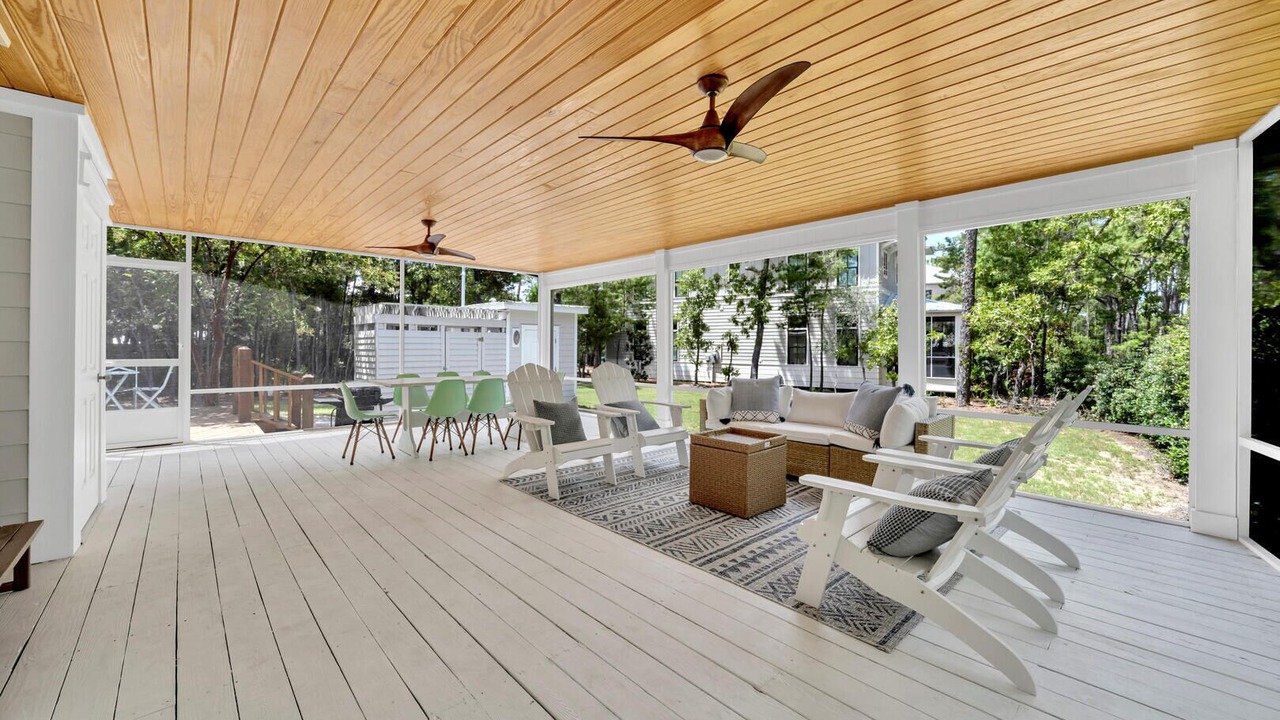 Photo of Outdoor in White's Gulfview