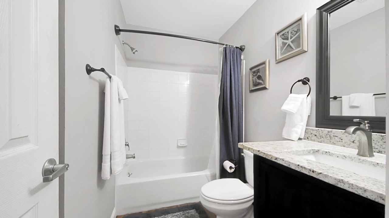 Photo of Bathroom in Gulf Park Estates