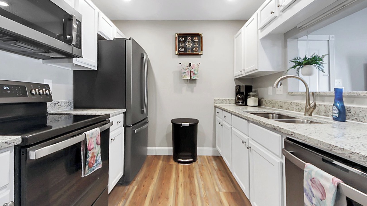 Photo of Kitchen in Gulf Park Estates