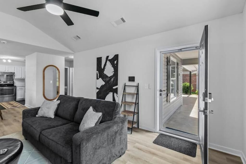 Photo of Livingroom in Flowood