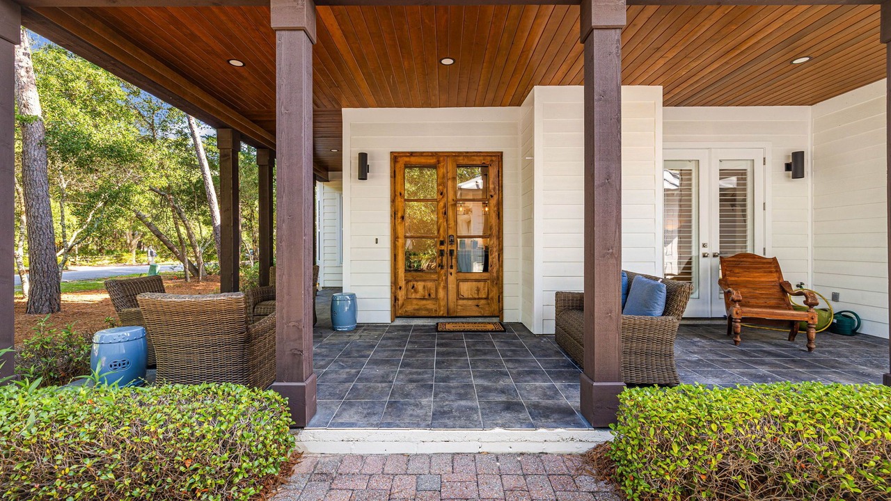 Photo of Outdoor in White's Gulfview
