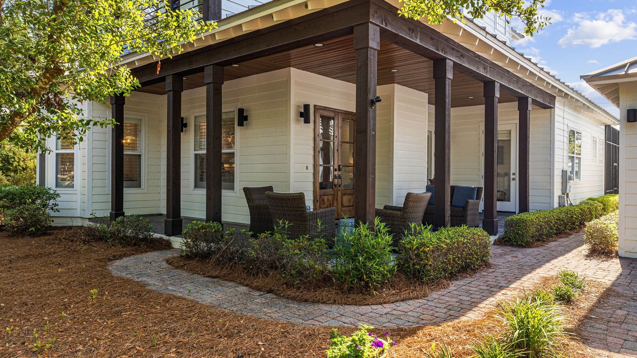 Photo of Outdoor in White's Gulfview
