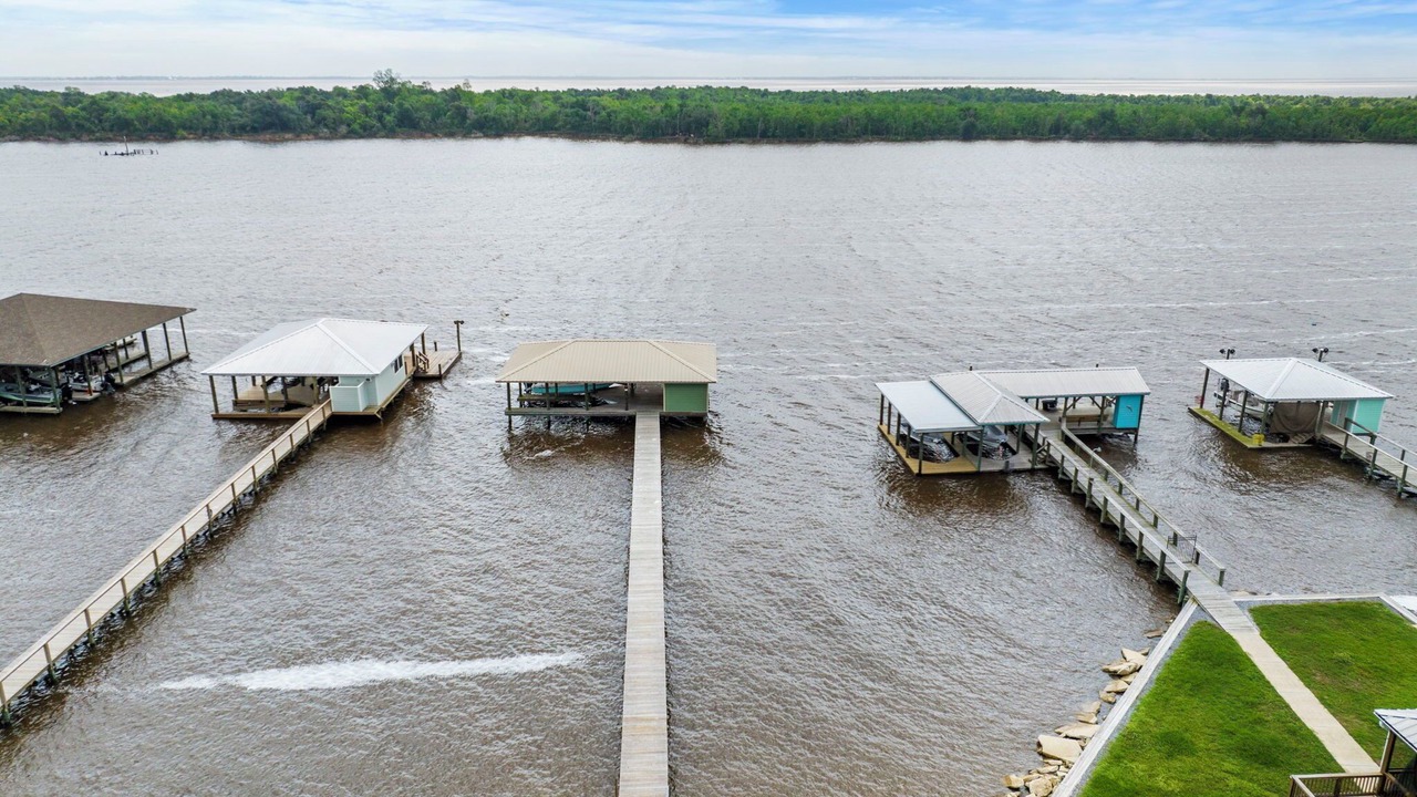 Photo of Others in Hackberry