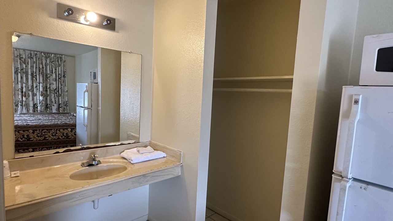 Photo of Bathroom in La Marque