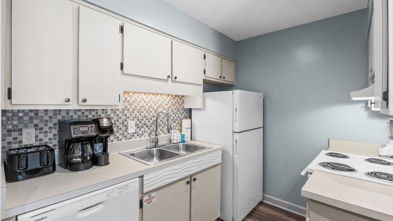 Photo of Kitchen in Biltmore Beach