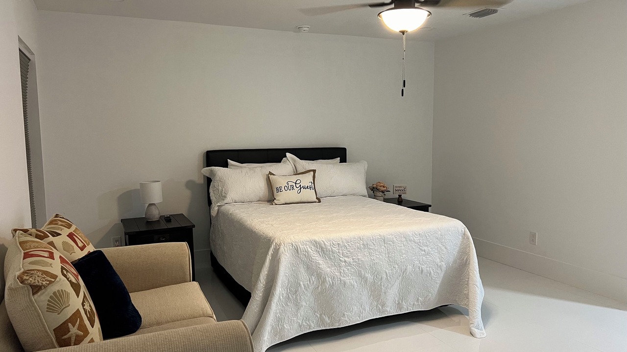 Photo of Bedroom in Willoughby Acres