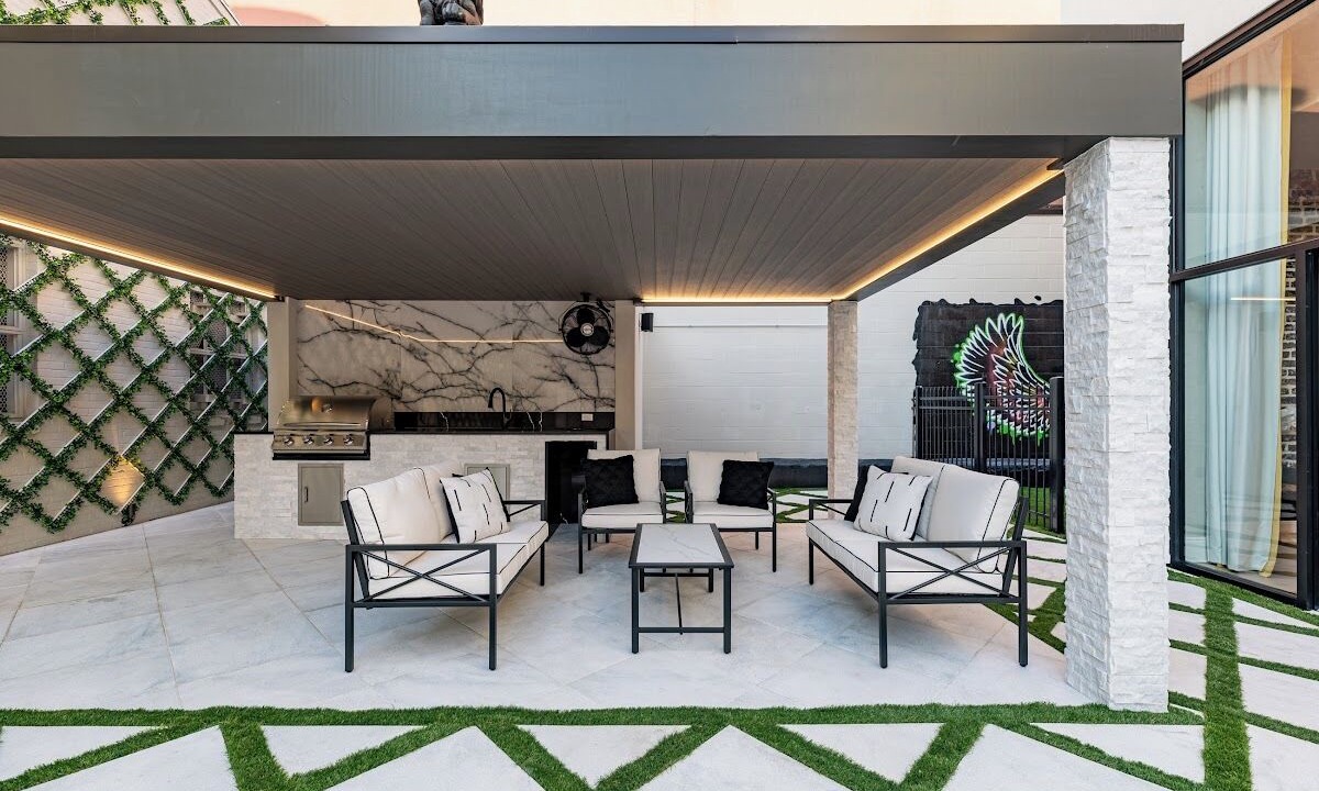 Photo of Patio Balcony in Arts/Warehouse District