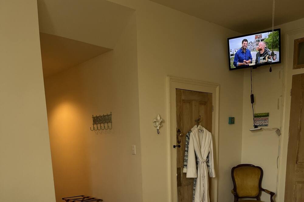 Photo of Bedroom in Esplanade Ridge