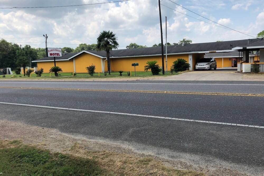 Photo of Outdoor in Effie