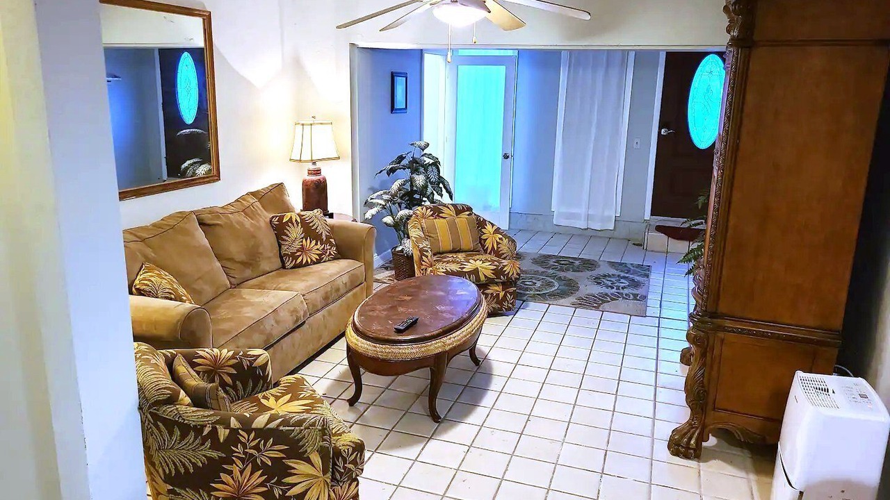 Photo of Livingroom in Lower Grand Lagoon