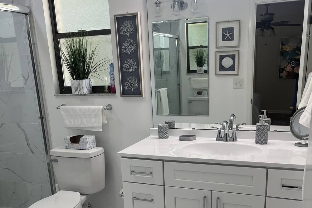 Photo of Bathroom in Mandarin