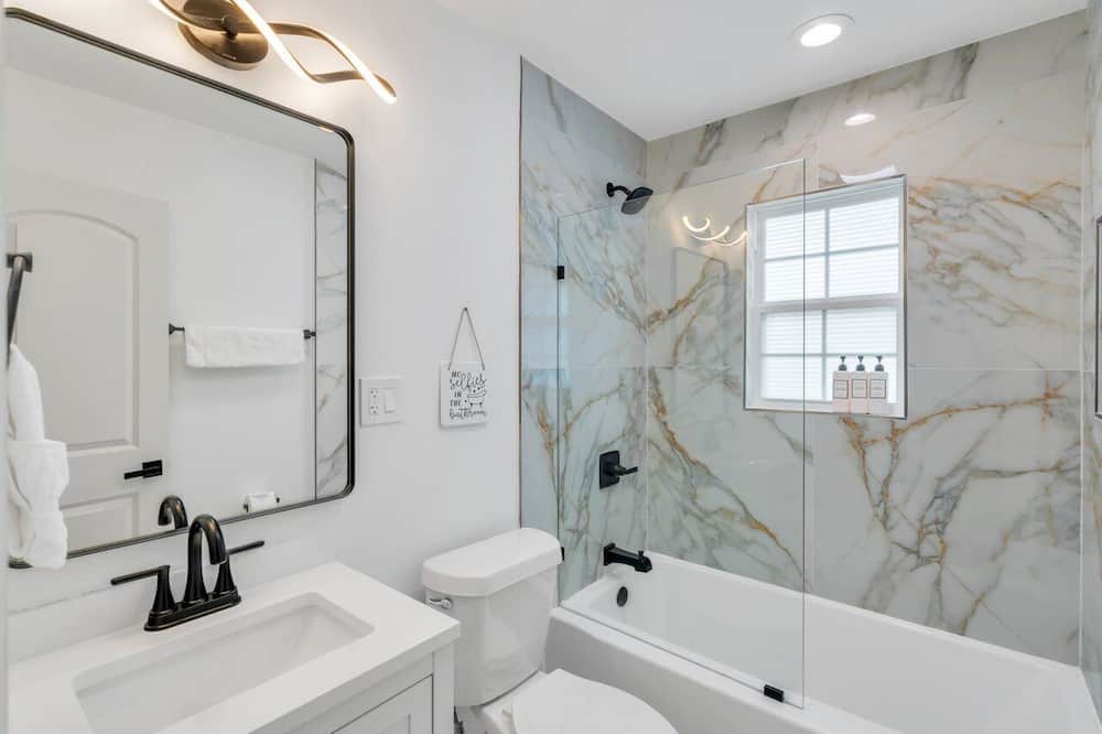 Photo of Bathroom in Tulane - Gravier