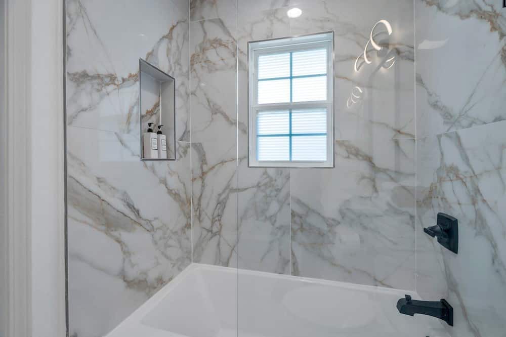 Photo of Bathroom in Tulane - Gravier