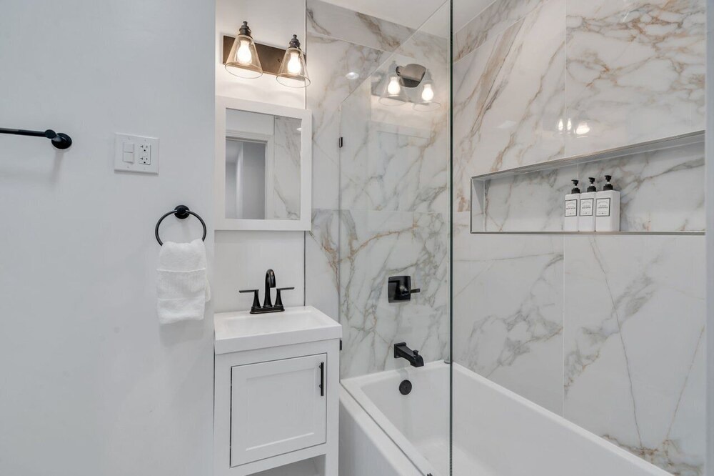 Photo of Bathroom in Tulane - Gravier