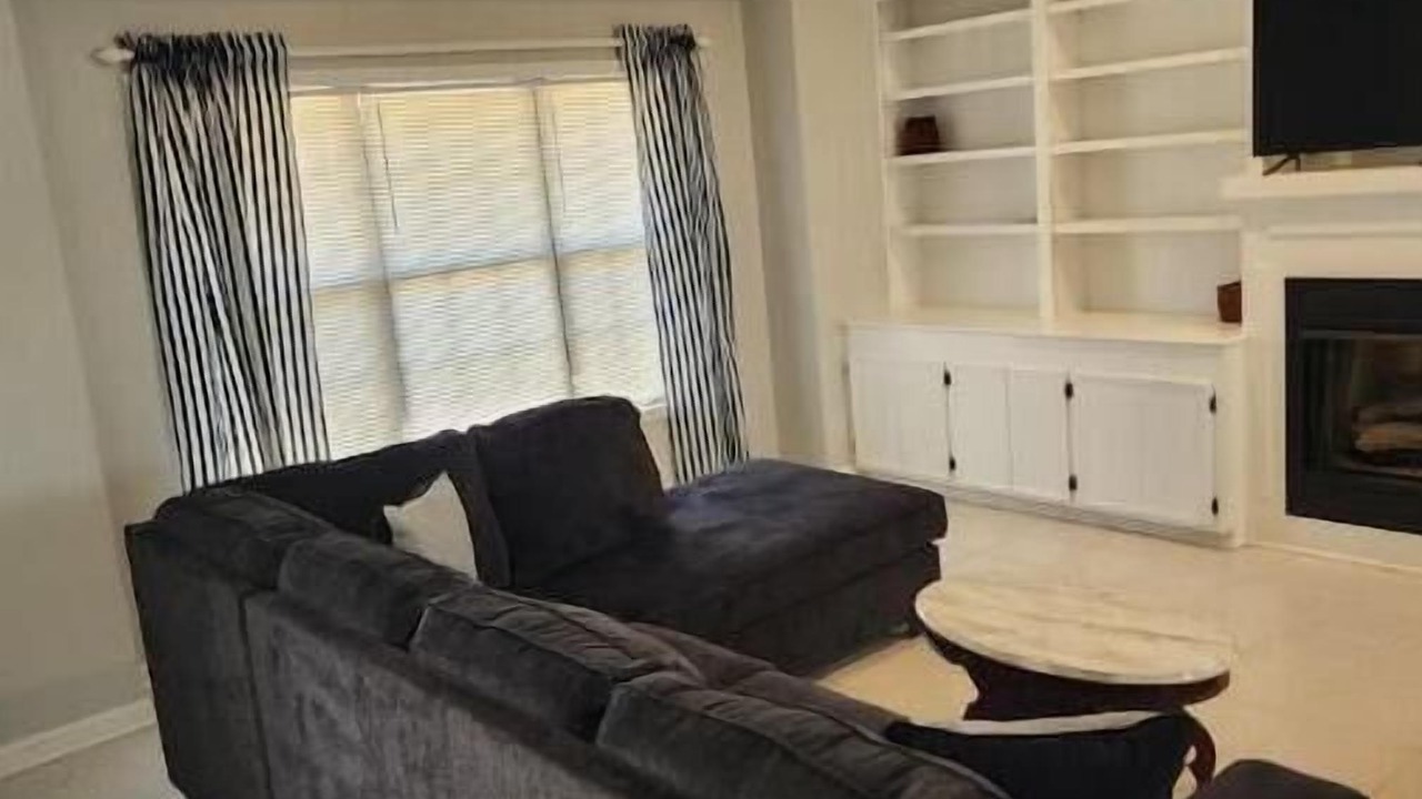 Photo of Livingroom in Cleveland