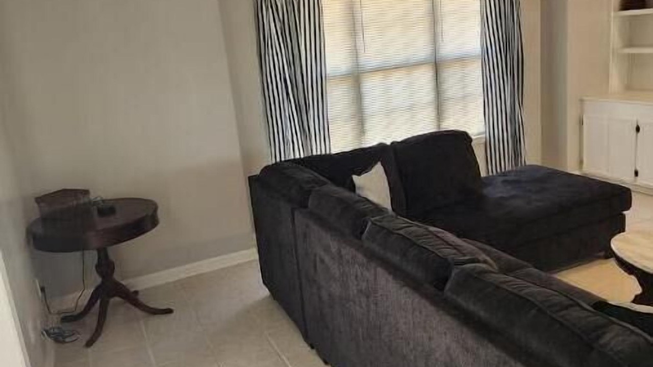 Photo of Livingroom in Cleveland
