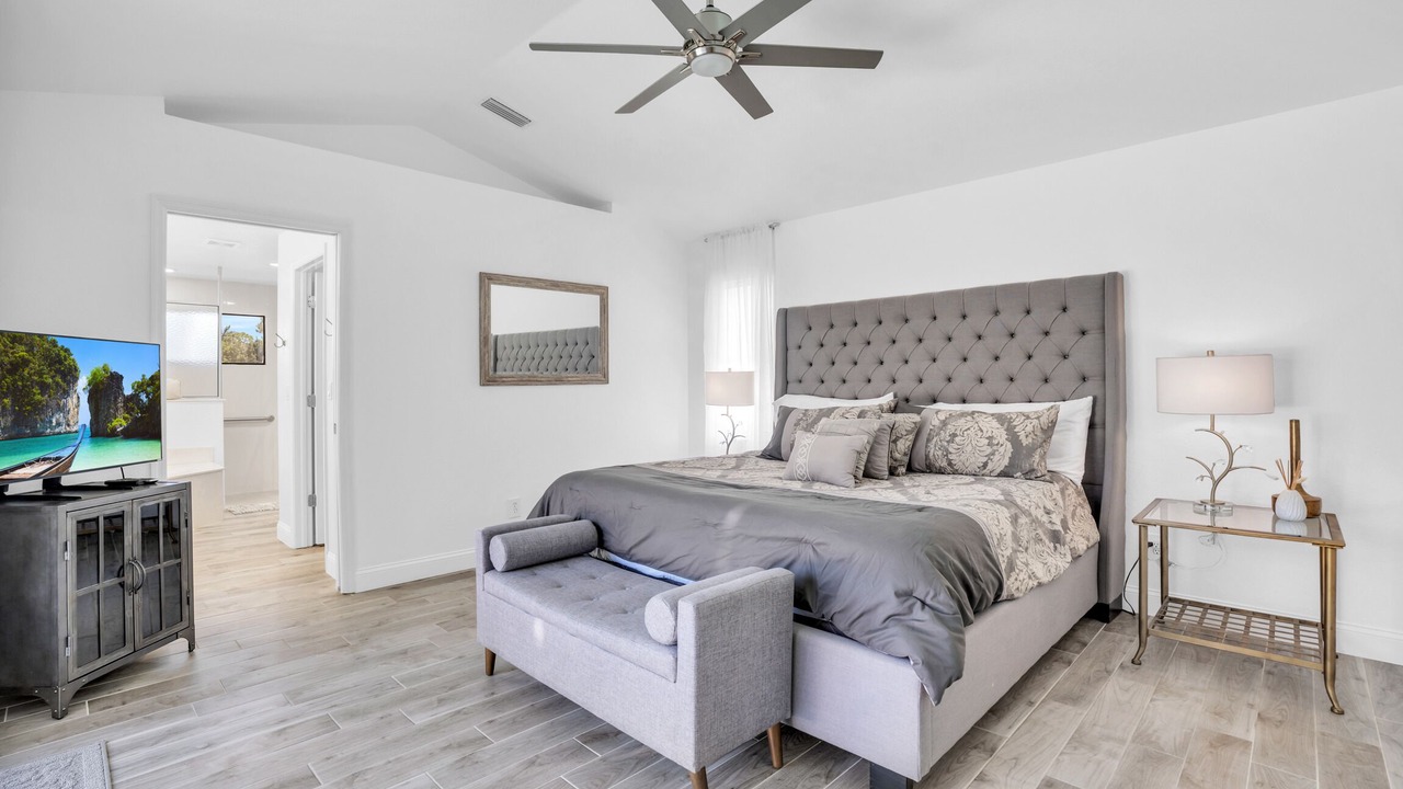 Photo of Bedroom in Willoughby Acres
