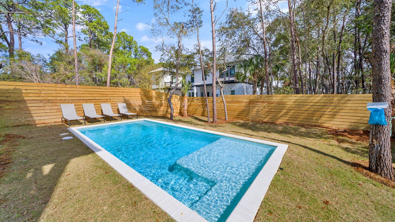 Photo of Outdoor in White's Gulfview