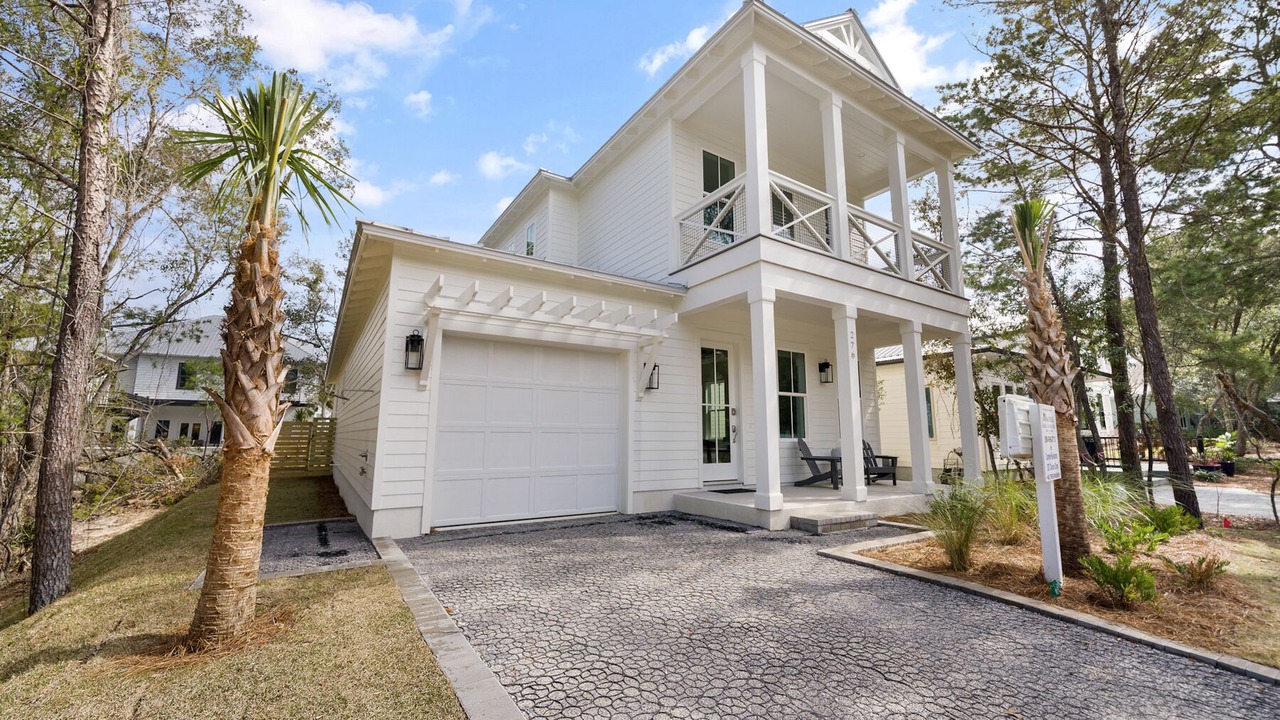 Photo of Outdoor in White's Gulfview