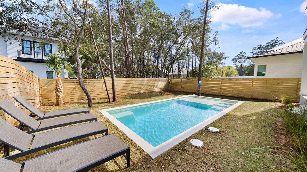 Photo of Outdoor in White's Gulfview