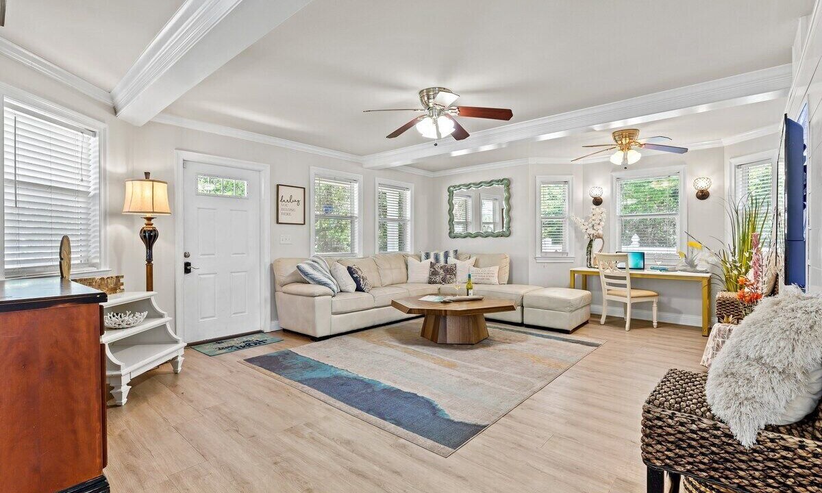 Photo of Livingroom in Crystal Beach