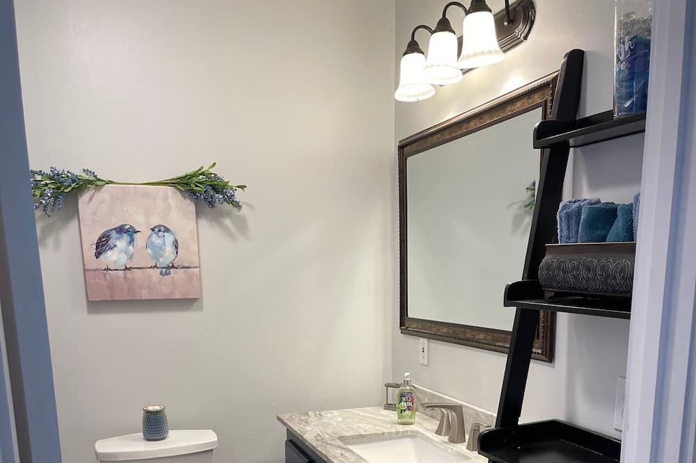 Photo of Bathroom in Anacoco