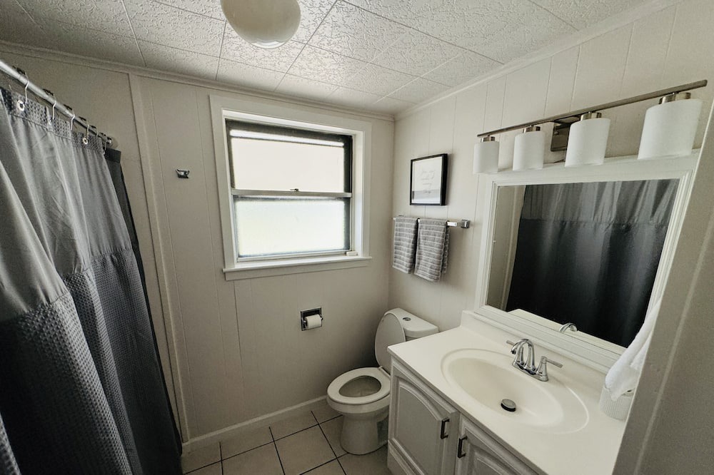Photo of Bathroom in Estelle