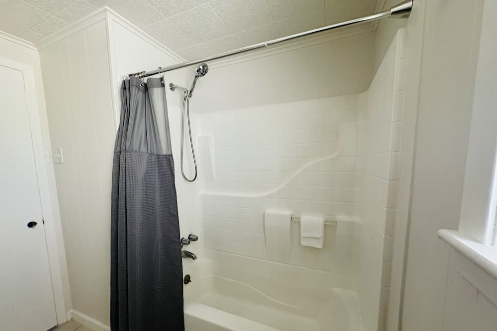 Photo of Bathroom in Estelle