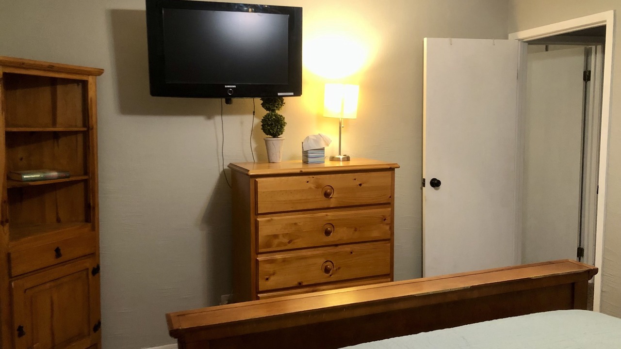 Photo of Bedroom in Uncertain