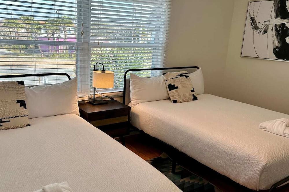 Photo of Bedroom in Hollywood Beach