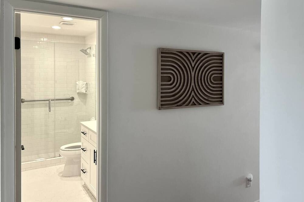 Photo of Bathroom in Hollywood Beach