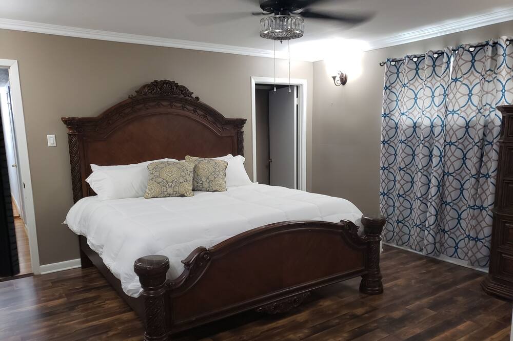 Photo of Bedroom in Westlake