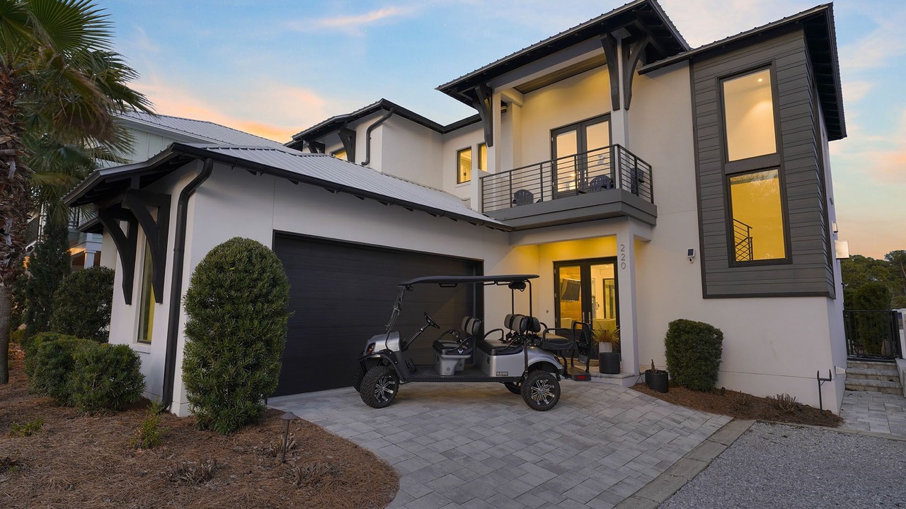 Photo of Outdoor in Emerald Waters Village