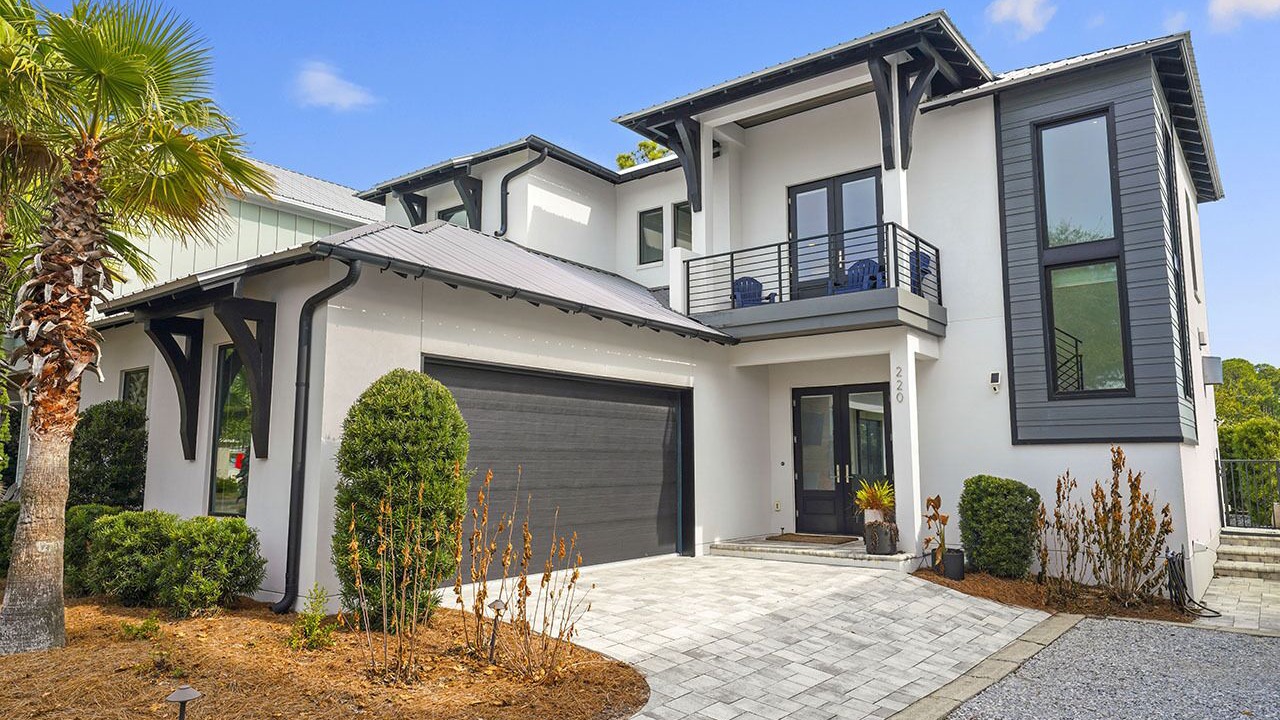 Photo of Outdoor in Emerald Waters Village