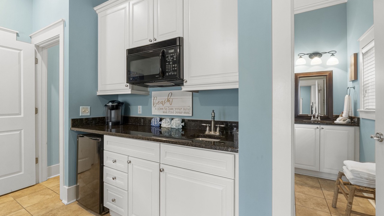 Photo of Kitchen in Kiska Beach