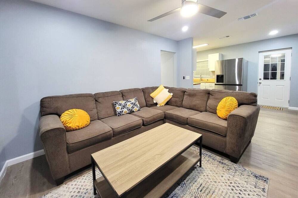 Photo of Livingroom in Parker